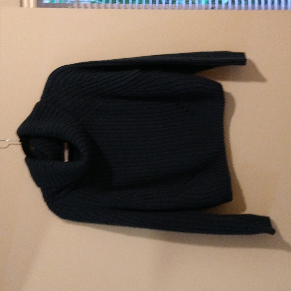 Cow neck cropped sweater